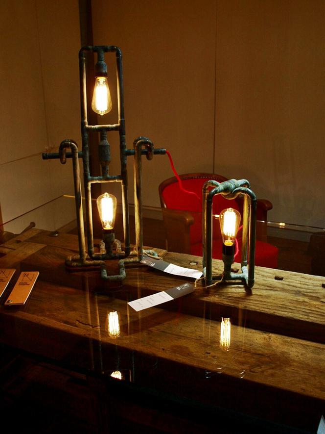 Lampy w stylu industrialnym z materiałów budowlanych