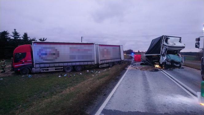 Tragiczny wypadek niedaleko Koronowa. Zderzyły się dwie ciężarówki 