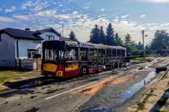 Autobus spłonął doszczętnie