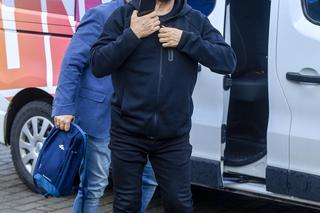 Sterany życiem Mietek Szczesniak pędzi na scenę w Opolu. Aż trudno go poznać