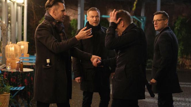 M jak miłość, odcinek 1632: Wieczór kawalerski Pawła skończy się bójką! Tak Zduński będzie bronił Franki - ZDJĘCIA