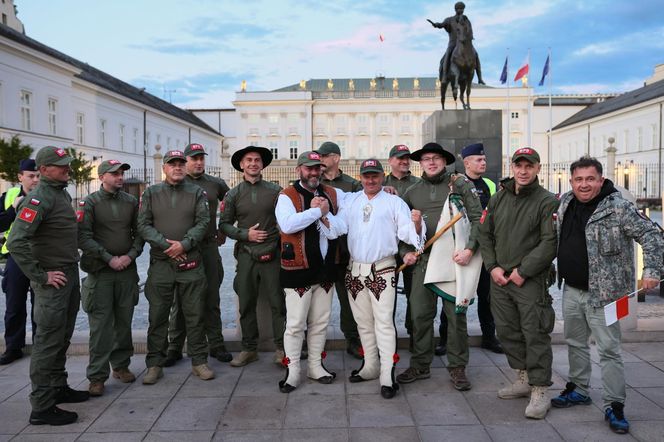 W Warszawie odbył się antyimigrancki marsz i kontrmanifestacja. Pojawiło się kilka tysięcy osób