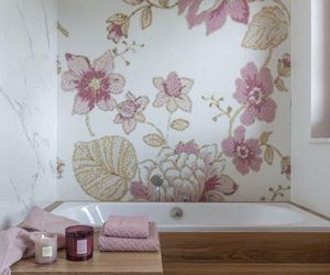 Wnętrza z podestem i podłogą na różnych poziomach