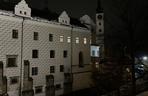 Zamek Pardubice - zdjęcia cennego zabytku Wschodnich Czech. Wnętrza, muzeum, zamek nocą