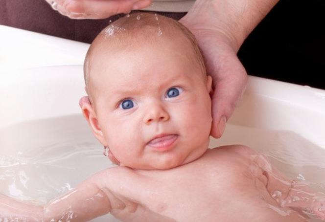 Kapiel niemowlecia z wrazliwa skora lub AZS atopowym zapaleniem skory
