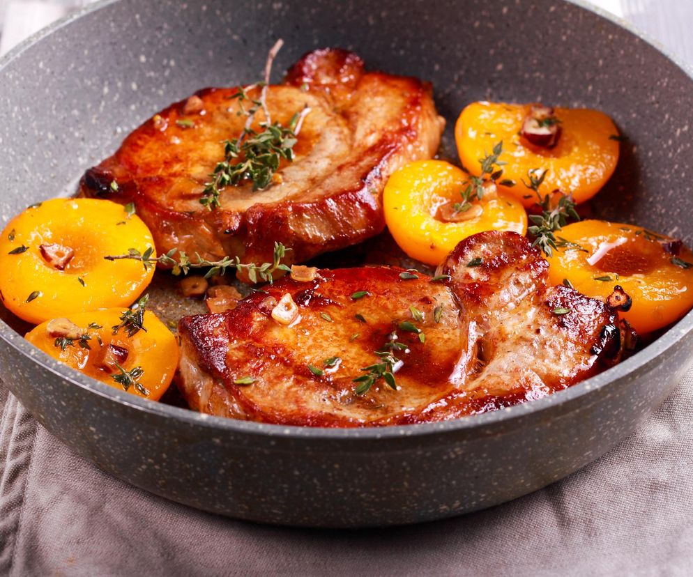 Schab w glazurze brzoskwiniowej to hit na moim stole. Zawsze wychodzi obłędnie