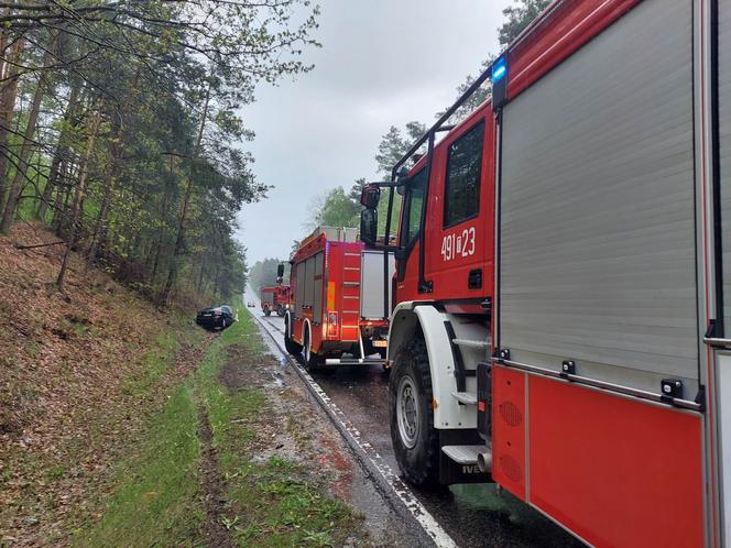 Wypadek na drodze nr 42 w Brodach. Zderzyły się dwa auta osobowe