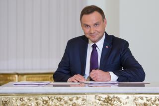 OBNIŻCIE WIEK EMERYTALNY