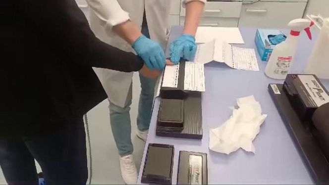 Wjechali autem do jubilera, a potem uciekli z łupem! Jest nagranie z napadu