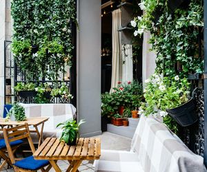 Balkon na parterze - zielone osłony