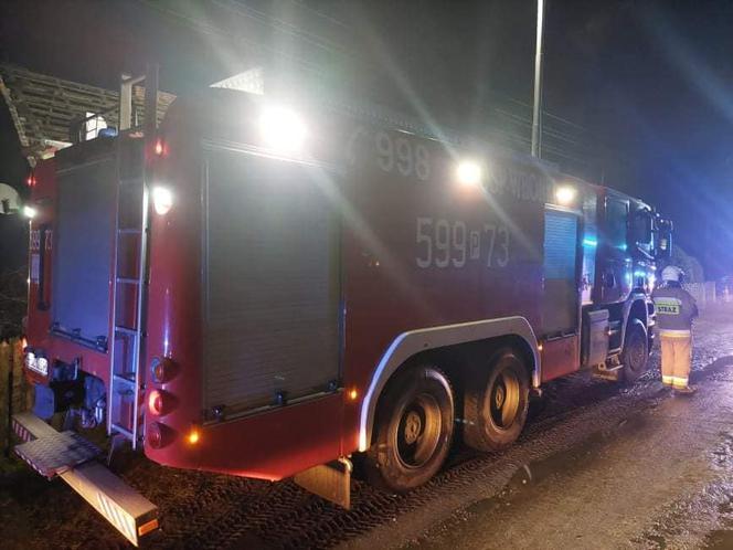 Dom byłego policjanta wyleciał w powietrze. Mężczyzna i jego żona są w ciężkim stanie