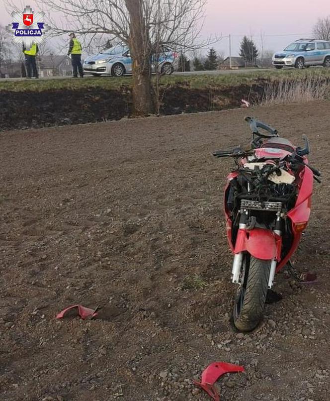 Pierwszą wiosenną przejażdżkę motocyklem 28-latek zakończył w polu. Wskutek odniesionych obrażeń trafił do szpitala 