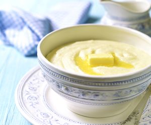 Kasza manna na wodzie: przepis na lekkostrawny kleik