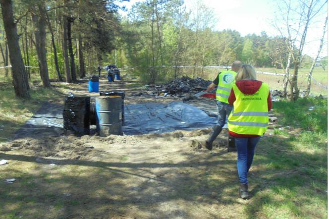 Płonęło nielegalne składowisko odpadów pod Warszawą