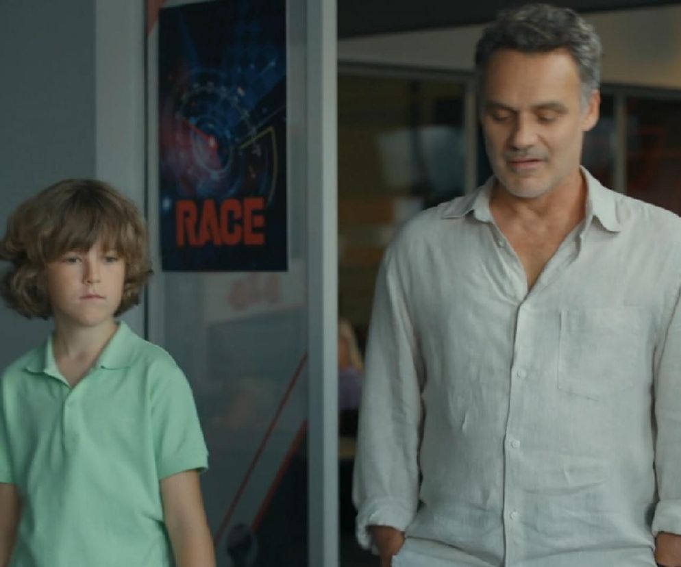 Barwy szczęścia. Grześ (Noah Culbreth), Karol (Jan Wieczorkowski)