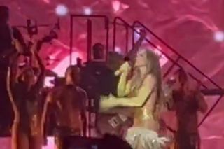 Jennifer Lopez nie nosi bielizny?! Tym razem na szczęście miała…