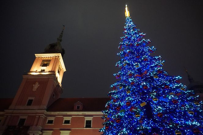 Świąteczna iluminacja placu Zamkowego 7.12.2024