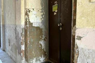 Łódź: ciało 44-letniej kobiety znalezione w kamienicy przy ul. Skorupki