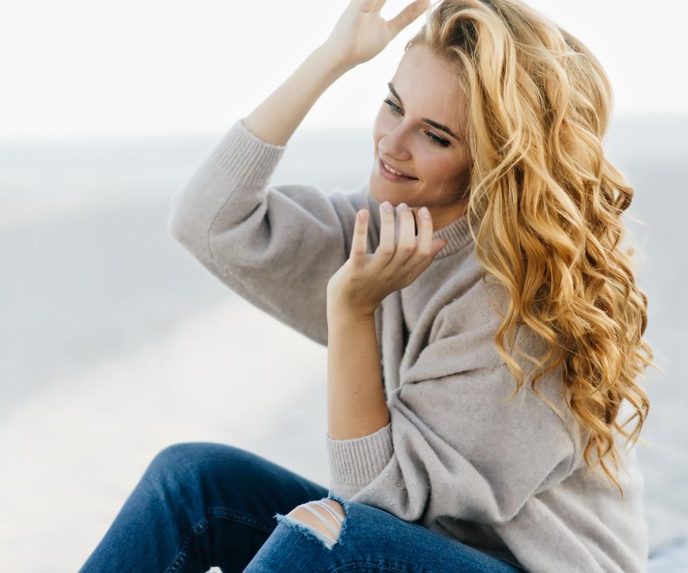 Idealne fryzury na romantyczną randkę. Zobacz, jak je zrobić