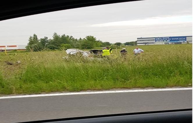 Groźny wypadek koło M1 w Czeladzi. Opel Vectra wypadł z