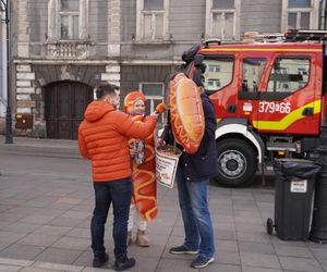 33. Finał Wielkiej Orkiestry Świątecznej Pomocy. Dziennikarze Radia ESKA rozgrzewają Tarnów pysznym żurkiem!