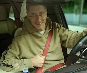 Lewandowski płaci krocie za ubezpieczenie aut. Kwoty powalają