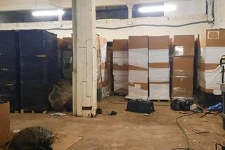Służby rozbiły gang. Wytwarzał i przemycał papierosy na ogromną skalę
