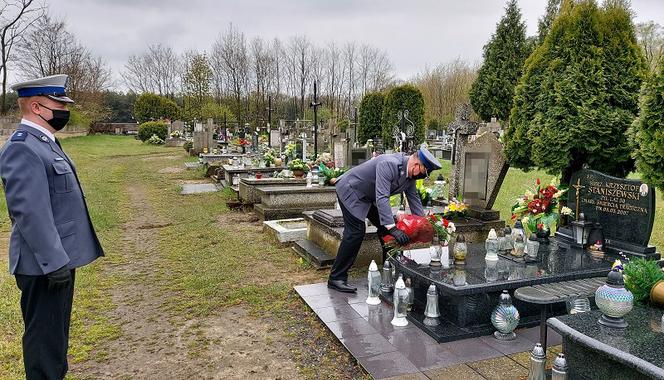 Ogromny huk rozerwał powietrze. Dwaj policjanci zginęli w zderzeniu radiowozów [ZDJĘCIA]