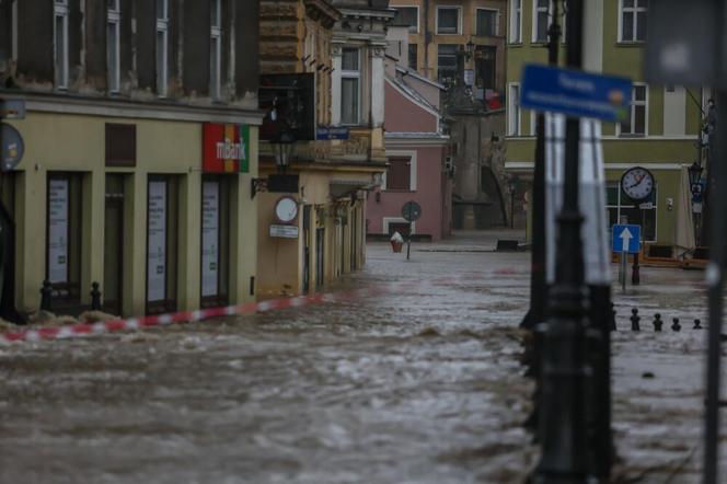 Powódź w Polsce. Sytuacja jest coraz trudniejsza