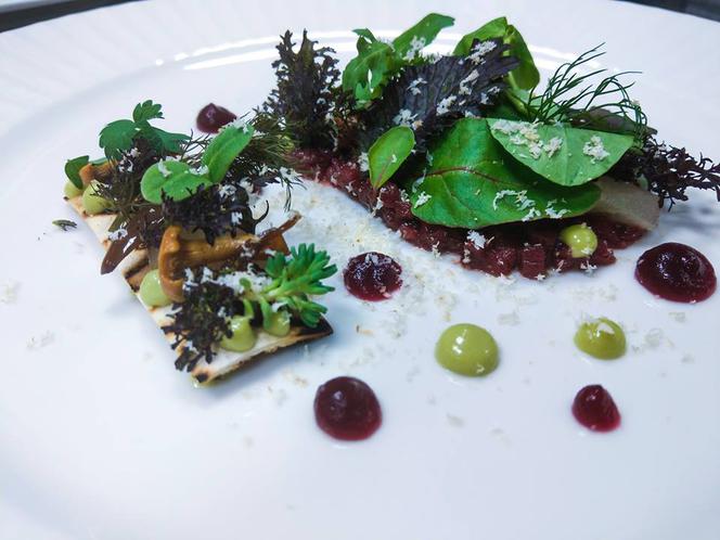 Gdzie zjeść business lunch w Warszawie? Oto najlepsze restauracje na spotkanie biznesowe! [PRZEGLĄD]