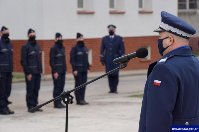 Ponad stu nowych policjantów na Warmii i Mazurach