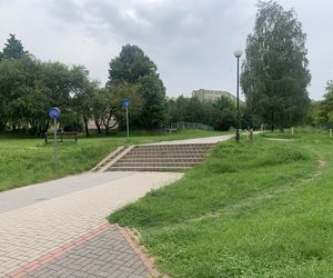 Schody dzielą ścieżkę rowerową. W internecie pojawiła się dyskusja na temat lubelskiej infrastruktury 