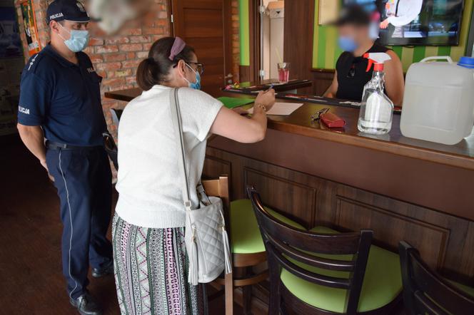 Nalot policji i sanepidu na sklepy