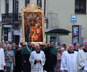 76. rocznica Cudu Lubelskiego. Procesja różańcowa w centrum Lublina