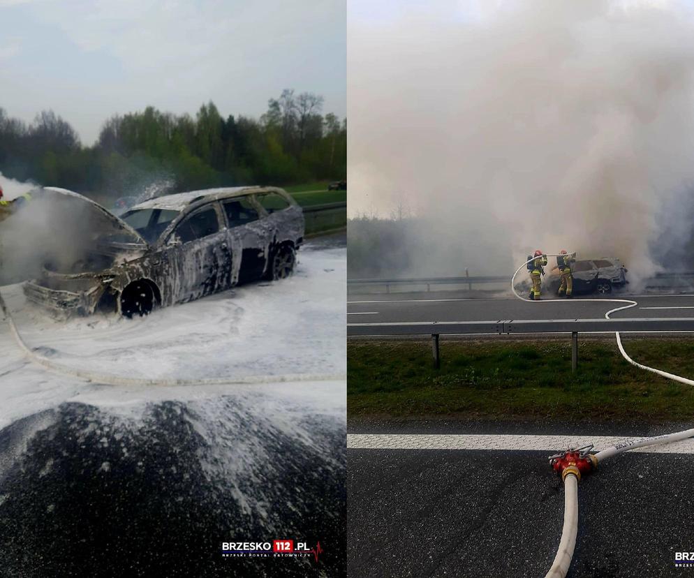 Pożar osobówki na autostradzie A4 w Brzesku