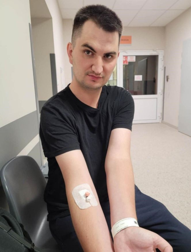 Lekarze zdiagnozowali u pana Przemysława rzadkie mutacje genetyczne. „Toczę nierówną walkę”