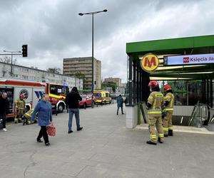 Pożar w metrze! Ewakuacja pasażerów, 5 stacji zamkniętych