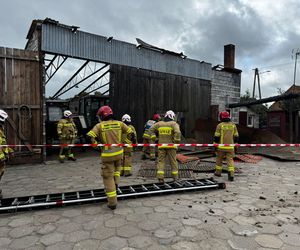 Zalane posesje, zerwany dach, przewrócony tir. Leszno i region po załamaniu pogody