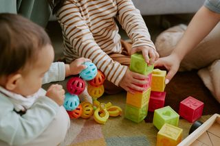 Których plastików unikać w trosce o dziecko? Zwróć uwagę na te 3 cyfry