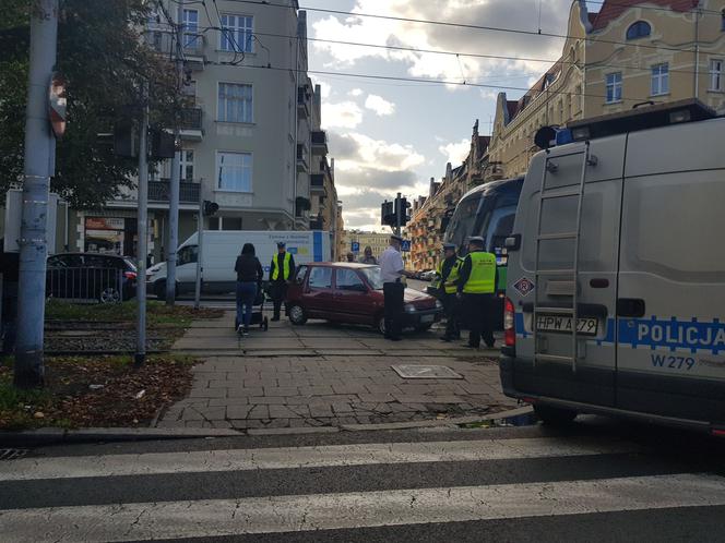 Zderzenie samochodu i tramwaju na ul. Krzywoustego