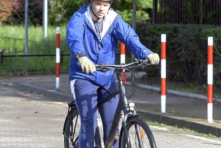 Ostatnie chwile przed wyborami: Trzaskowski na rowerze
