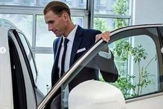 Łukasz Kubot odebrał kluczyki do Volvo xc90