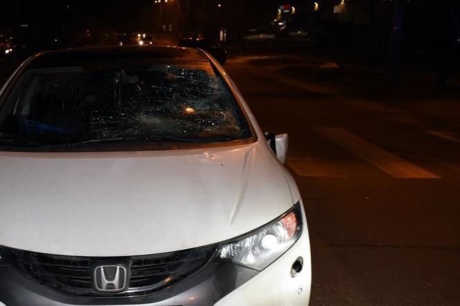 Mława. Potrącił trzy osoby na przejściu! 11-letnia dziewczynka poważnie ranna [ZDJĘCIA]