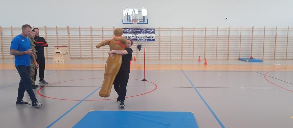 Dwaj uczniowie zasiądą w fotelach szefów policji w Rawiczu