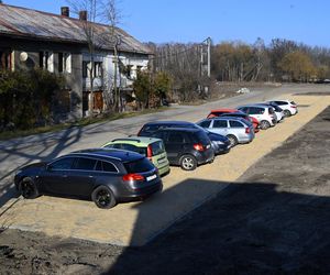 W Dąbrowie Górniczej zamiast klepiska powstał parking z prawdziwego zdarzenia