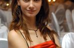 Karolina Malinowska żyła z matką i bratem w skrajnym ubóstwie. Zrządzeniem losu trafiła do modelingu
