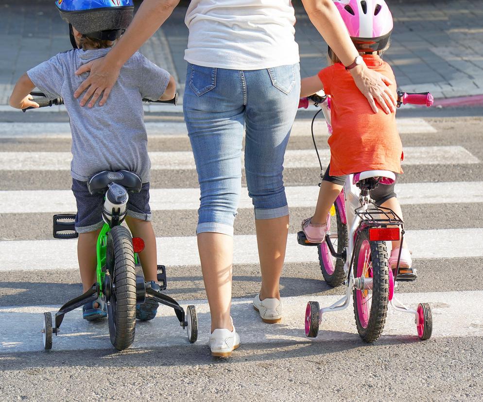 Kierowca stracił prawo jazdy po potrąceniu 5-latka. Internauci: „to matce należy się mandat”