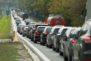 Ostatnie dni były wręcz katastrofalne. Burmistrz Łomianek chce rozmów z Trzaskowskim