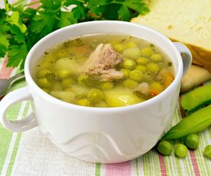 Delikatna jarzynowa z groszkiem - przepis na zupę dla małych dzieci, niemowląt i seniorów