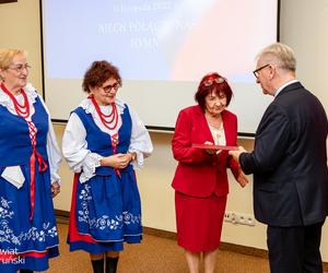 „Niech połączy nas hymn” - piękna, kolorowa premiera w siedzibie Starostwa Powiatowego